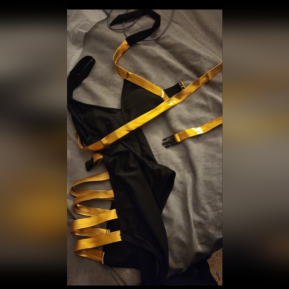 $17 (11/17)....Two-piece bathing suit becomes a 🔥(yet still classy) one-piece. - Picture 7 of 7